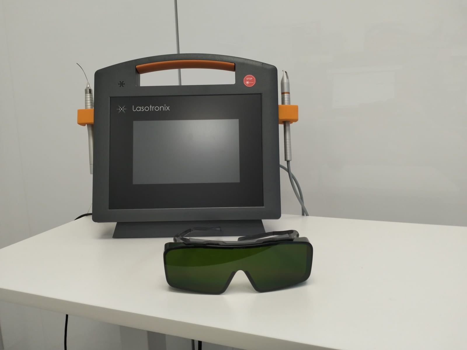 Laser diodowy Lasotronix SMART M SG-1 w Gerlach Clinic